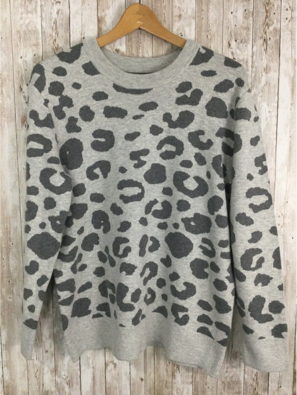 Daily Ritual Gray Animal Print Sweater Crew Neck Preppy Heavier Knit Size Large